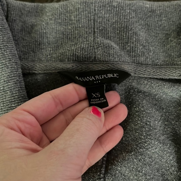 Banana Republic Sweater - Picture 3 of 4